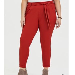 RED TERRACOTTA CREPE SELF TIE TAPERED PANT